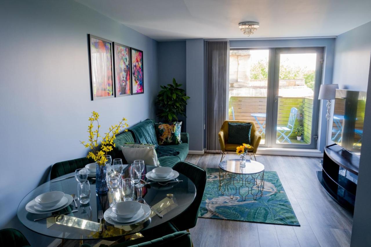 برمنغهام Pahuna Ghar Birmigham City 2 Bedroom Apartment- Short To Mid Term Let-Free Secure Parking المظهر الخارجي الصورة